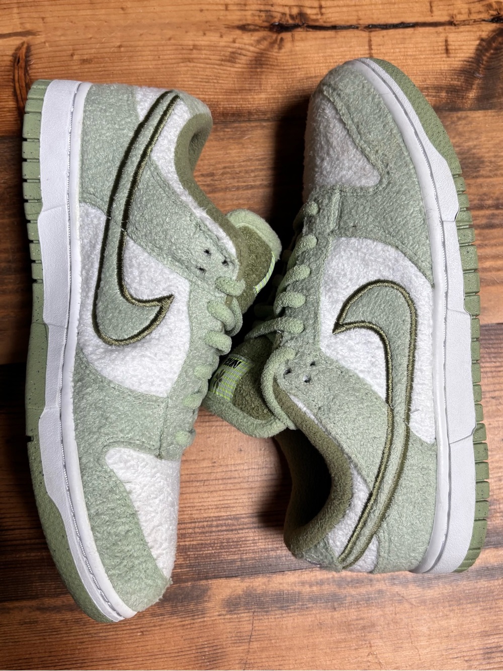 Nike Dunk Low SE
Fleece Pack Honeydew (Women's)